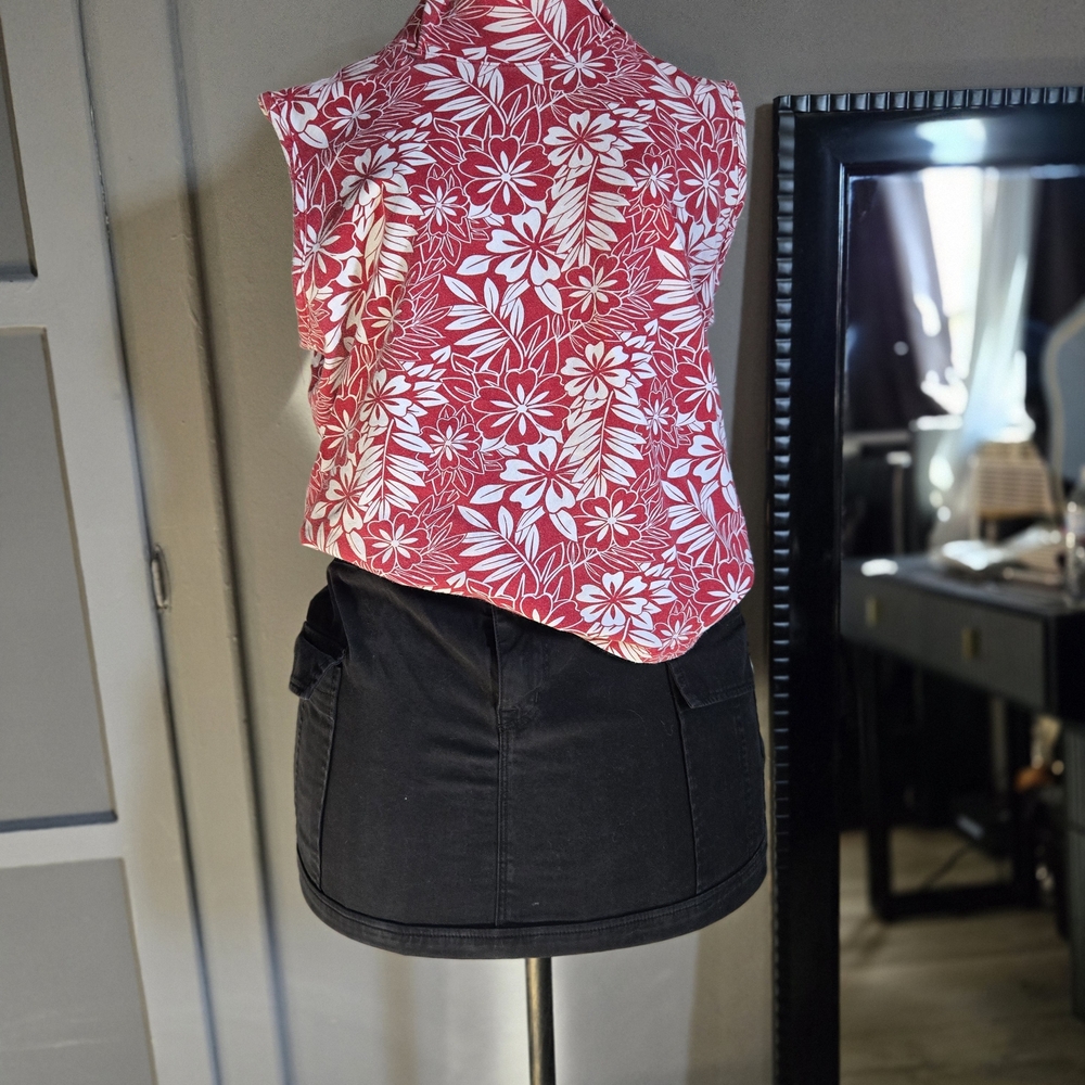Floral Red and White Women's Top